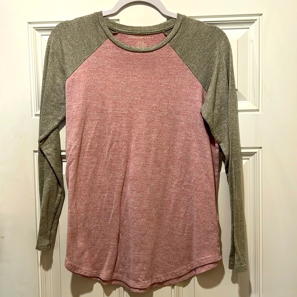 American Eagle - long sleeve t - size S